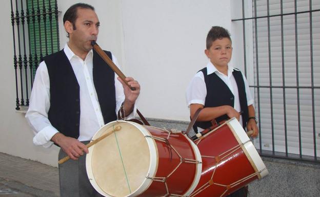 Amanece Fregenal al son de gaita y tamboril
