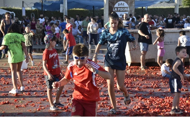 Los tomates volaron en Talavera la Real
