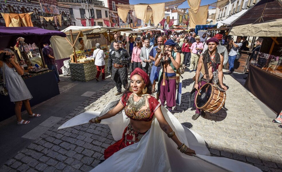 El Ayuntamiento de Badajoz busca empresa para organizar el mercado de Almossassa a 17 días de la fiesta