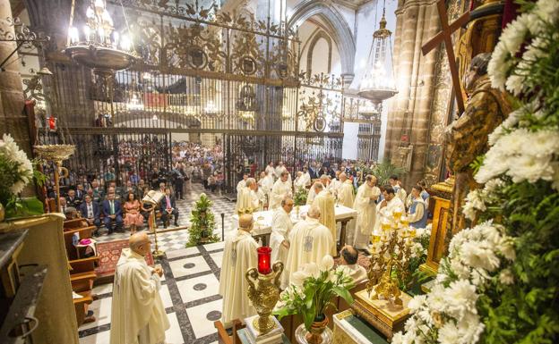 Guadalupe vive su fiesta grande sin restricciones y recupera su procesión por el claustro mudéjar