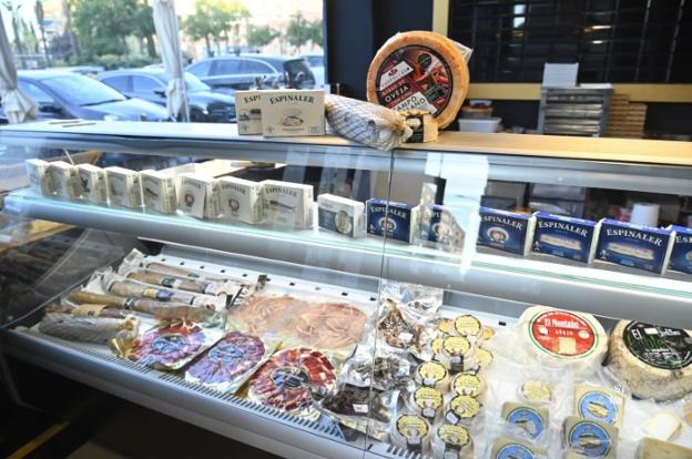 Gusto Ibérico, la tapería en la que, si te gusta algo, te lo llevas para casa