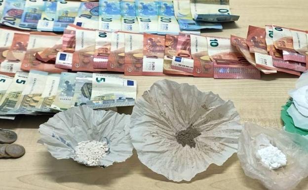 Detenido un vecino de Fuente del Maestre con cocaína y heroína ocultas en la palanca de cambio