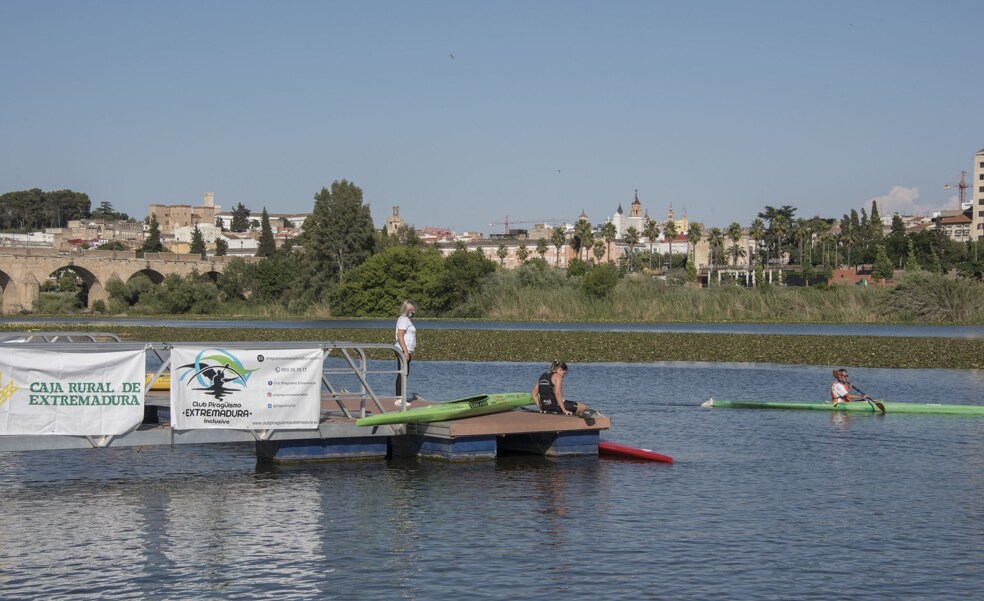 Piragüistas con discapacidad podrán acceder al pantalán del parque del río de Badajoz