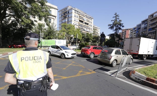 Luces y sombras de un día sin coches en el centro de Cáceres