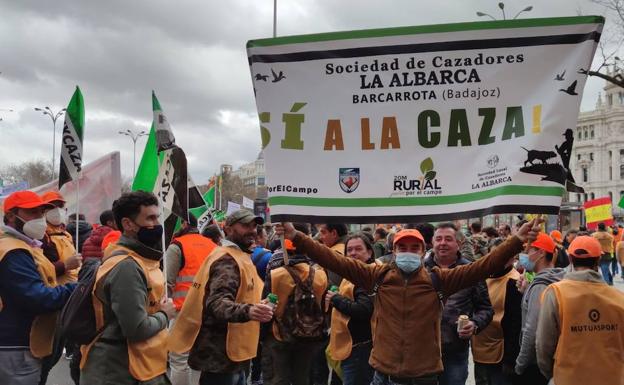 La Marea Naranja no dará ni un solo paso atrás frente a la Ley Animalista