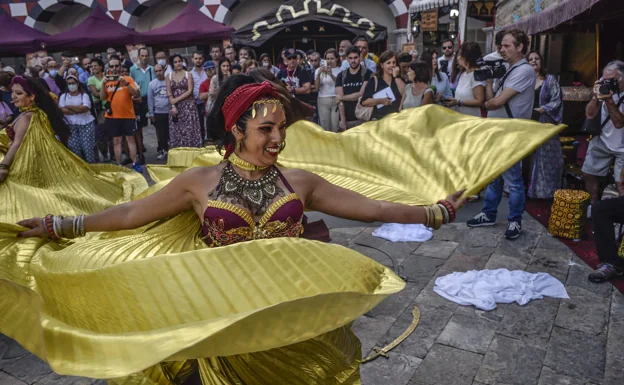 Espectáculo de Paula Yunis Dance Troupe en Almossassa. /PAKOPÍ