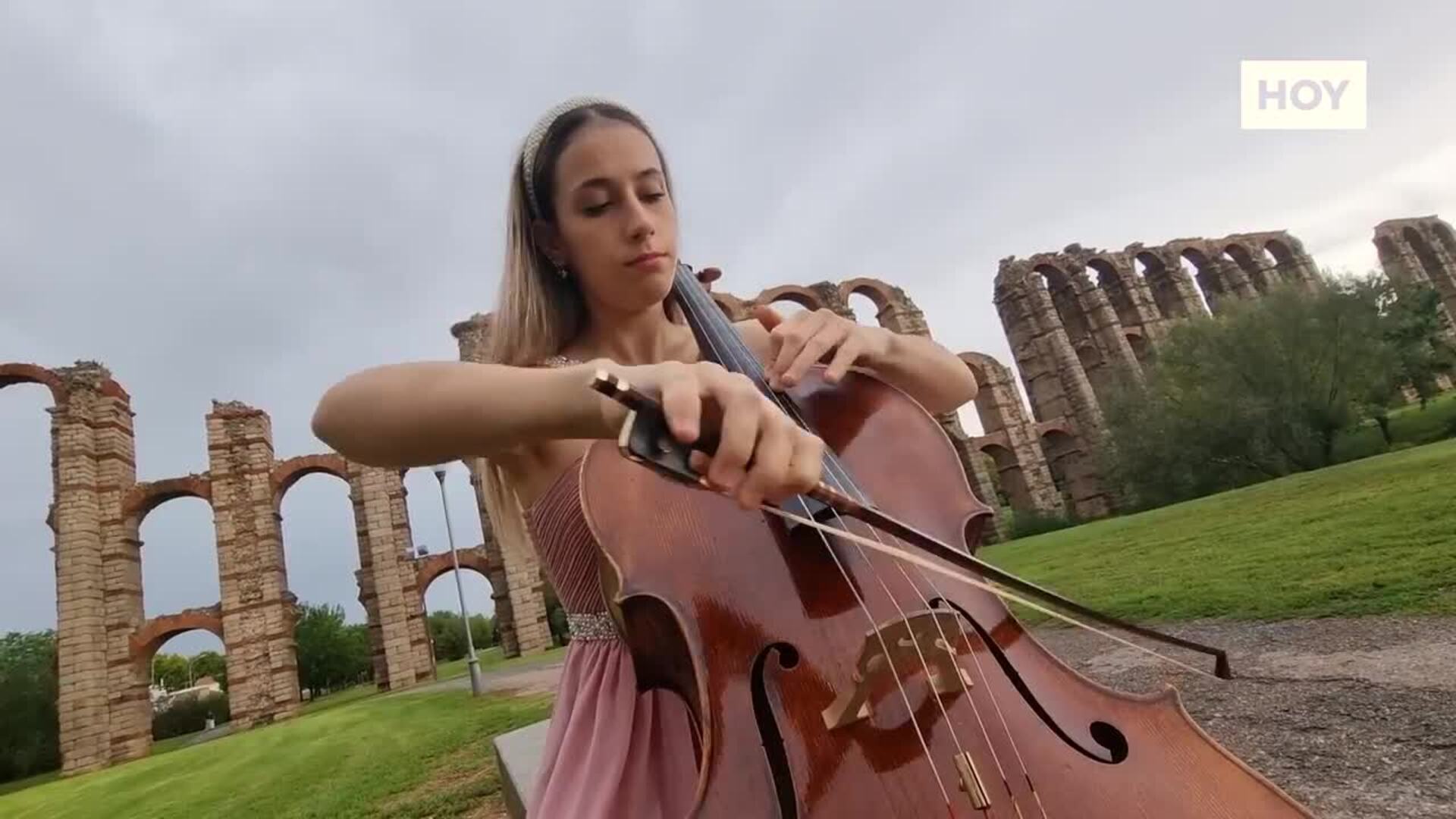 Celia se licencia en el conservatorio a los diecisiete