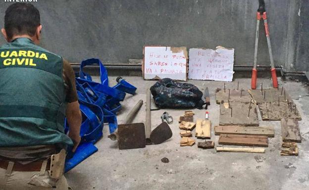 Intenta huir de la Guardia Civil de Badajoz con 8 kilos de hachís ocultos en el coche