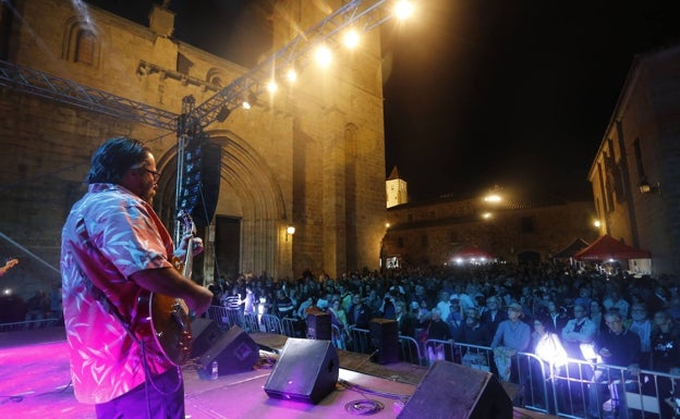 El Blues vuelve a sonar en la parte antigua de Cáceres