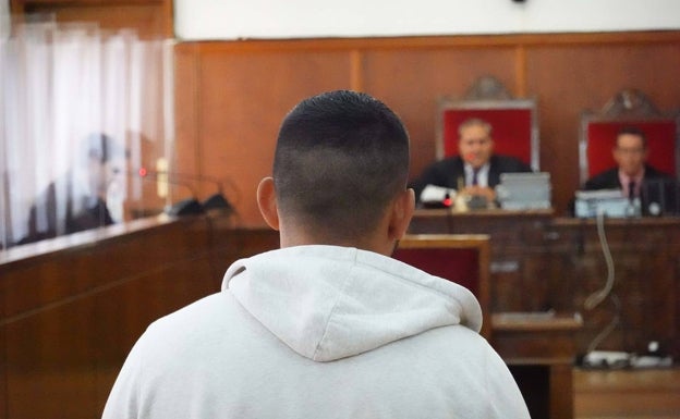 Juzgan en Badajoz a un joven acusado de violar a su prima menor, que tiene diez años menos