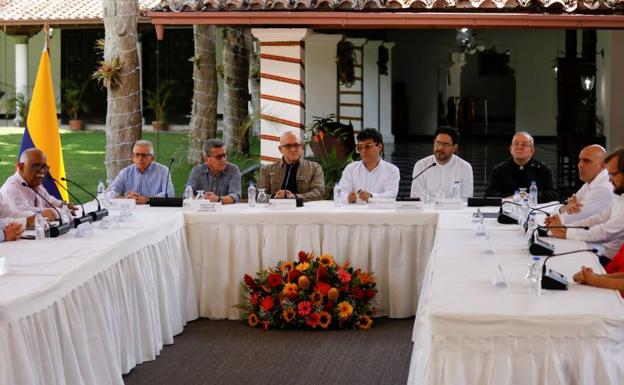 El Gobierno de Colombia y la guerrilla del ELN restablecen el diálogo