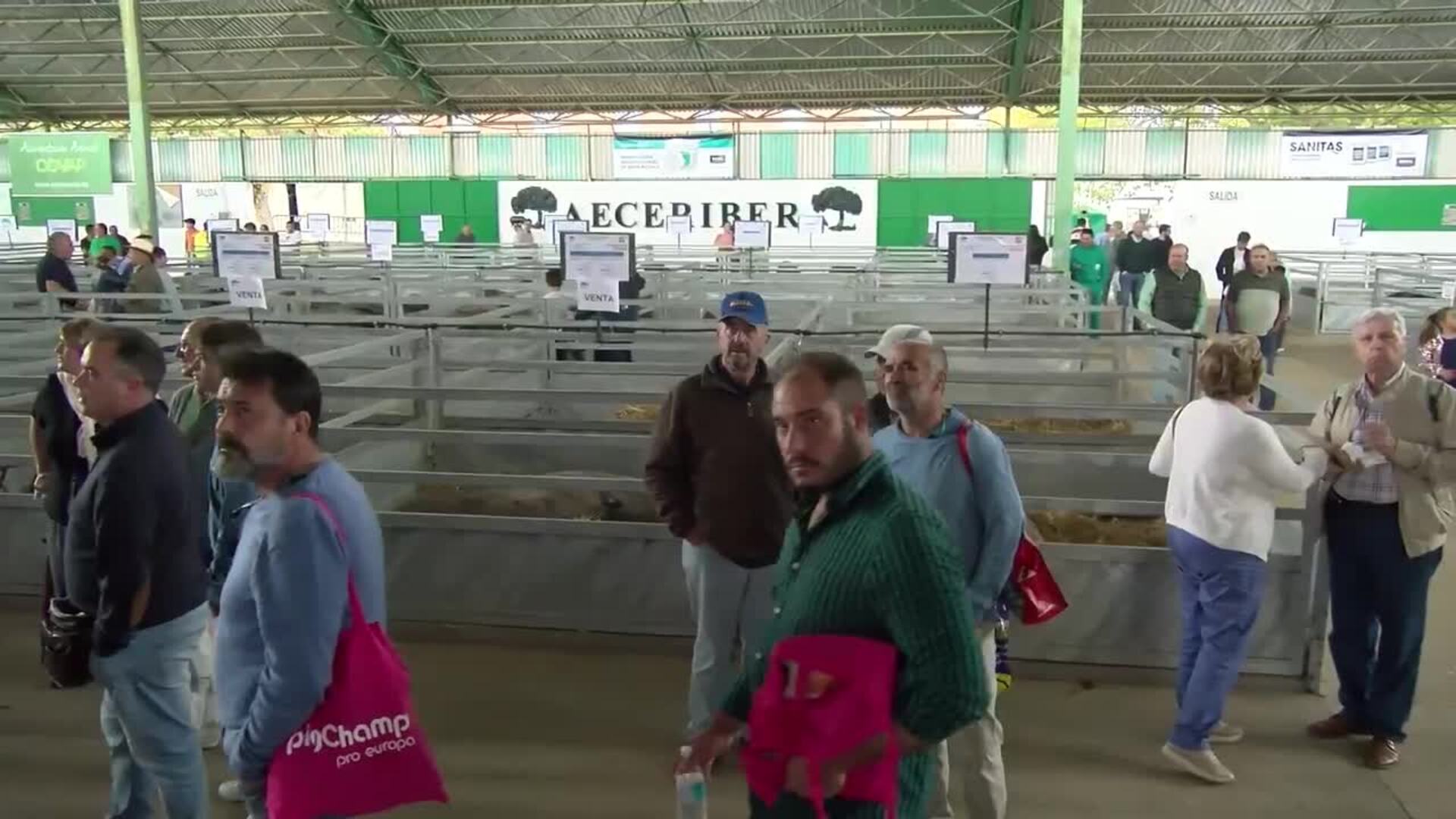 Ibercaja renueva acuerdos de colaboración con las principales asociaciones ganaderas en la FIG de Zafra