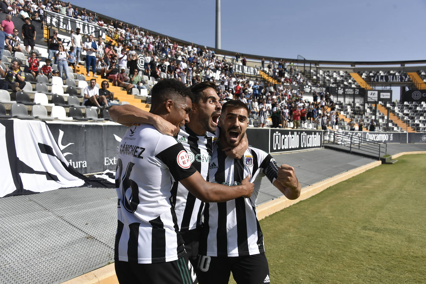 El partido Badajoz-Ceuta, en imágenes