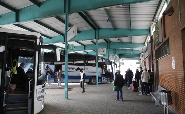 Condenado por abusar de un menor en los servicios de la estación de autobuses de Cáceres