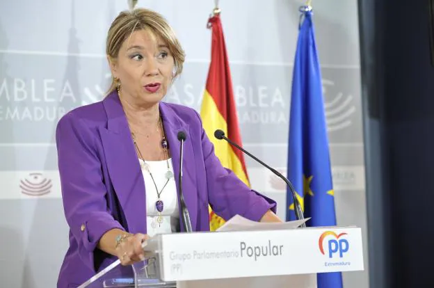 Cristina Teniente, del PP, durante su comparecencia en la Junta de Portavoces. 