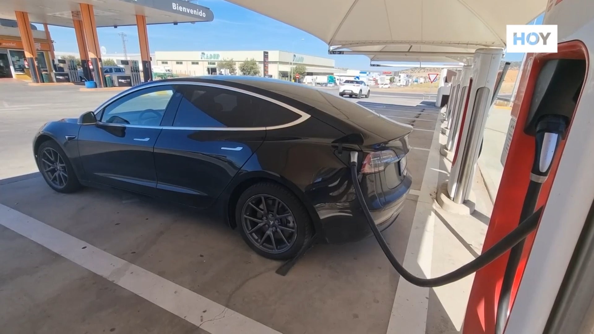 Las ayudas para puntos de recarga de coches eléctricos llegan a dos años de retraso​