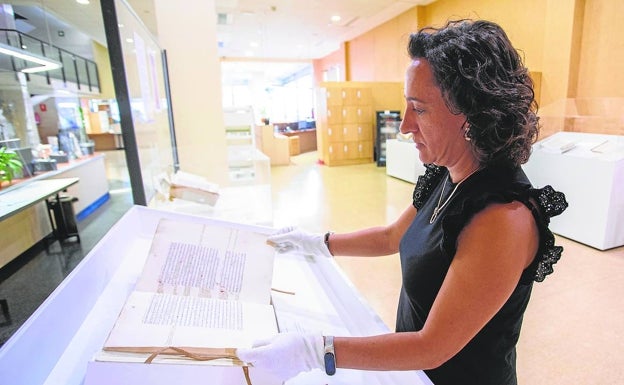 La Biblioteca Pública de Cáceres exhibe por primera vez sus 10 incunables más valiosos