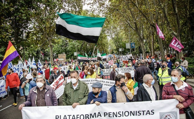 Las pensiones han subido 100 euros más que los salarios en Extremadura desde 2008