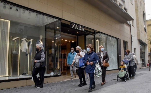 Un grupo de perfumería abrirá en el antiguo Zara de Menacho en abril