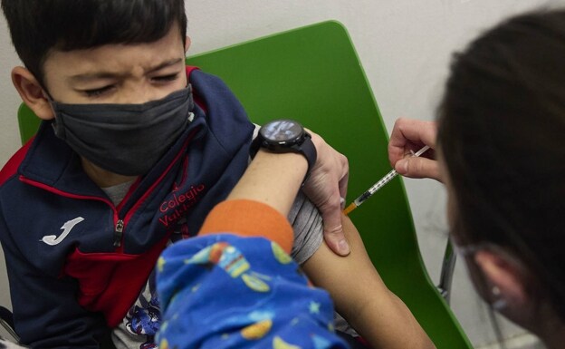 La vacuna del papiloma para los niños seguirá siendo de pago por ahora en Extremadura