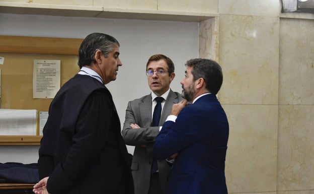 La Fiscalía de Badajoz pide prisión para los tres acusados de certificar obras no hechas en dos centros educativos