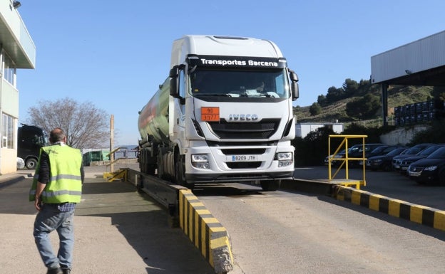 Los residuos industriales extremeños viajan a Castilla y León, País Vasco y Andalucía