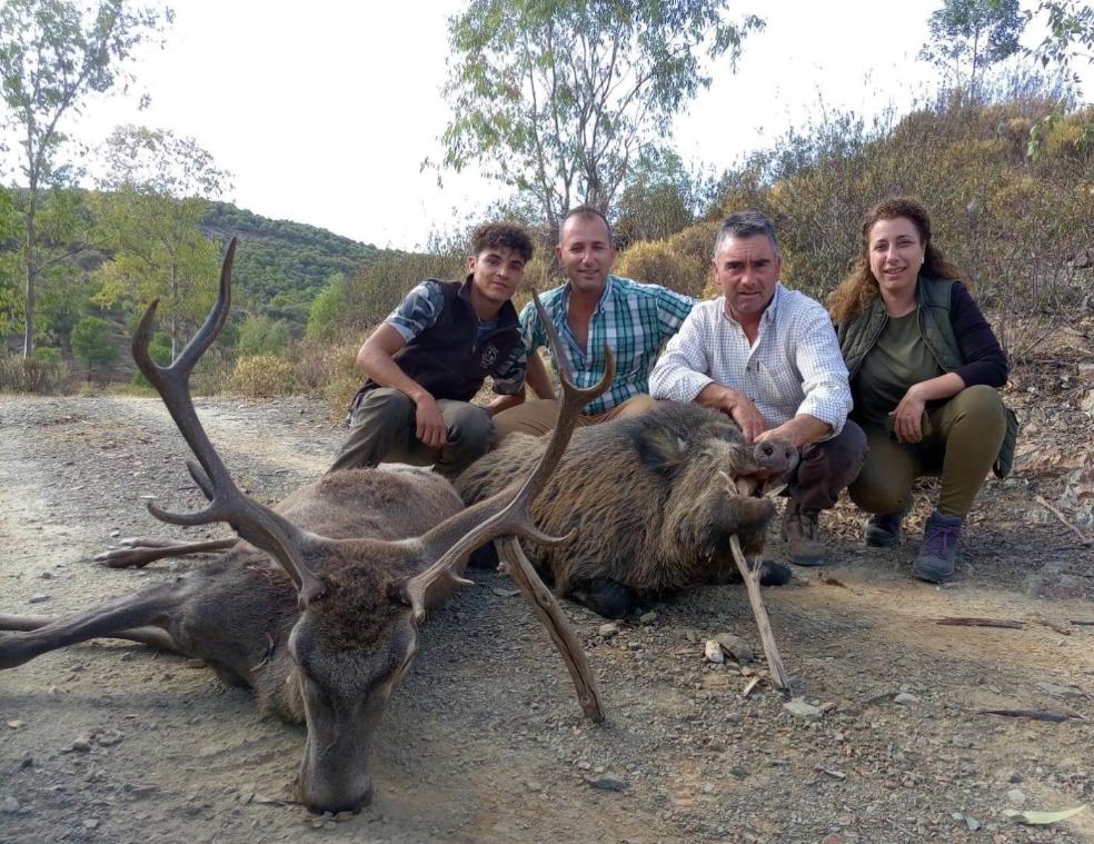 Doscientas piezas lucen la montería de Azuaga