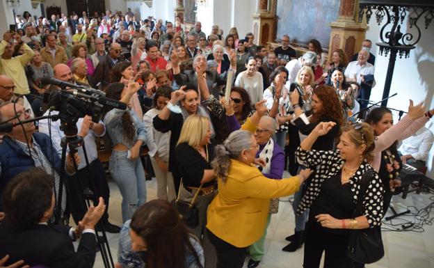 El pueblo gitano renueva su devoción a la Majarí de los Remedios