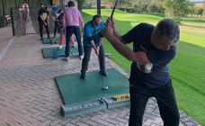 Docentes de Trujillo aprenden a jugar a golf
