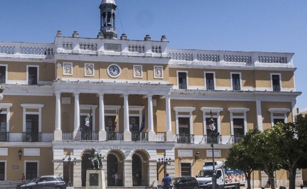 La Fiscalía pide que indemnicen a 30 perjudicados por el daño moral causado por las publicaciones