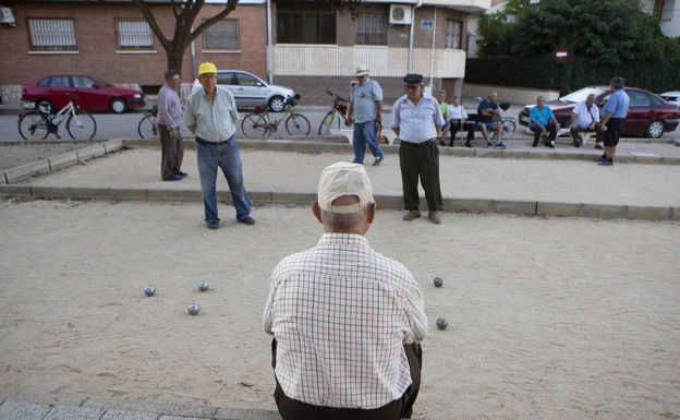 La edad media de jubilación en Extremadura se ha retrasado seis meses desde 2018