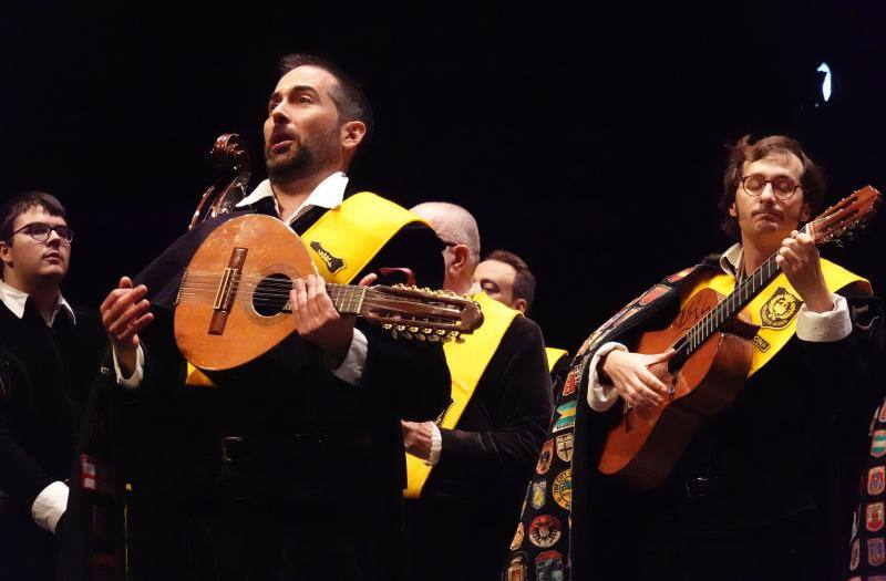 Certamen de tunas en el Lopez de Ayala