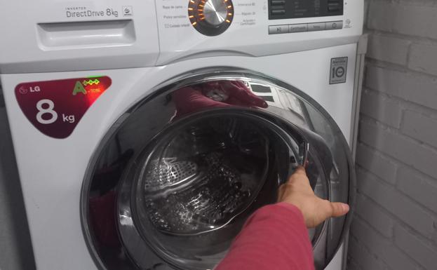 El precio de la luz baja este martes: estas son las horas más caras y baratas