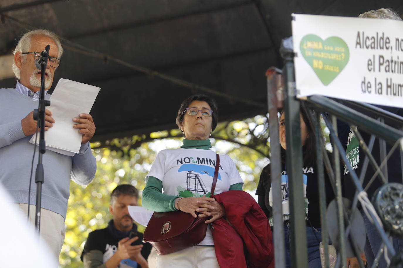 Los cacereños gritan «¡No a la mina!» y muestran su disgusto con la Junta y Salaya