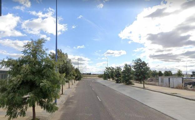 Un trabajador de Badajoz sufre fractura de tibia y peroné en ambas piernas al caerle encima un bloque