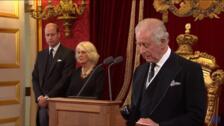 Carlos III celebra su cumpleaños, el primero en ausencia de Isabel II