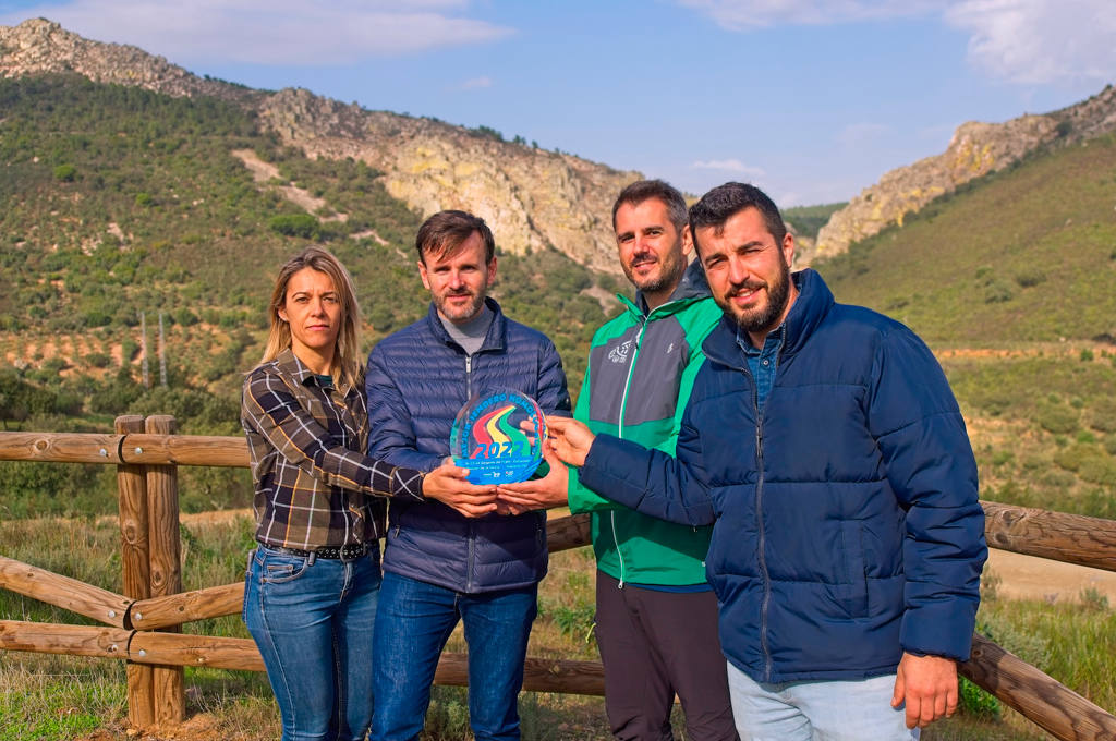Entrega del premio al Mejor Sendero Homologado de España