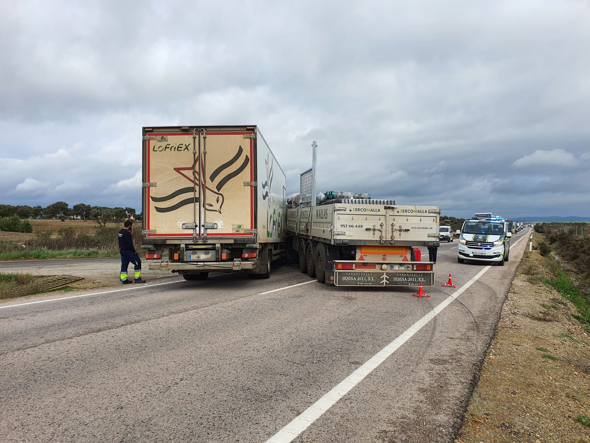 Así han quedado los vehículos tras el accidente en la N-523