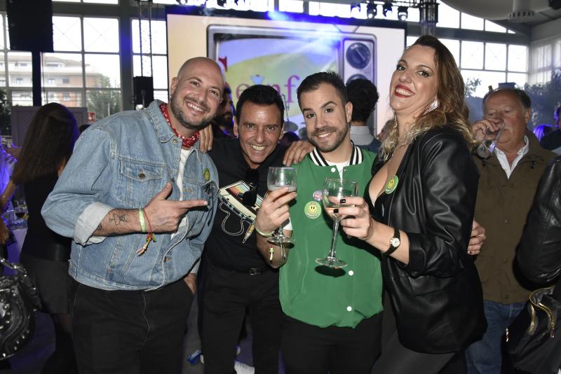 ¿Conoces a los asistentes de la fiesta de los noventa en Badajoz?