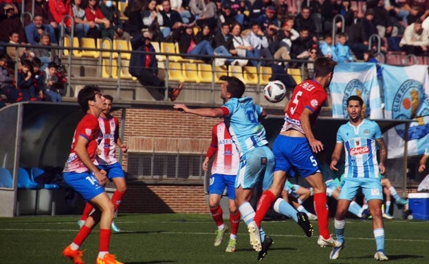 El Navalcarnero deja sin reacción al Coria