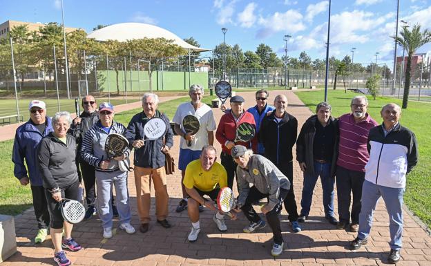 Usuarios de pádel se quejan de la dificultad para reservar una pista municipal en Badajoz