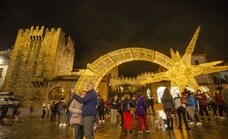 Cáceres inaugura 45 días de navidades con el encendido de las luces