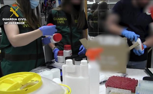 La Guardia Civil acusa a Maynar de usar la Facultad de Ciencias del Deporte de Cáceres para fabricar y almacenar sustancias dopantes