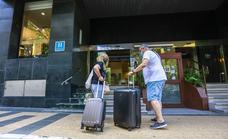 El turismo no cede y la habitación ronda los 100 euros, un 16% más que en 2019