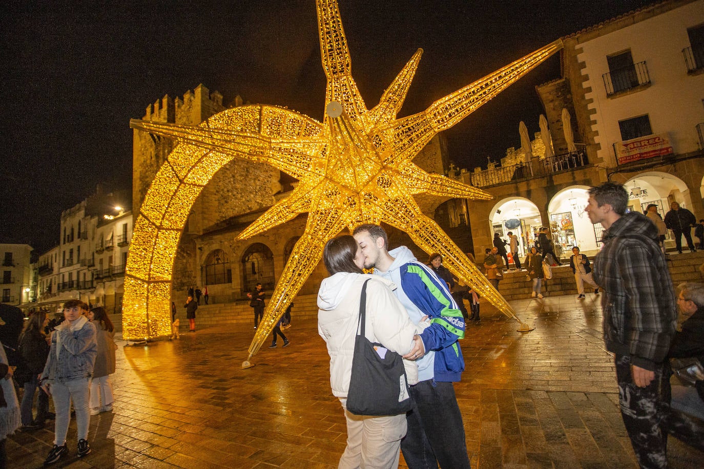 Cáceres inaugura 45 días de Navidad