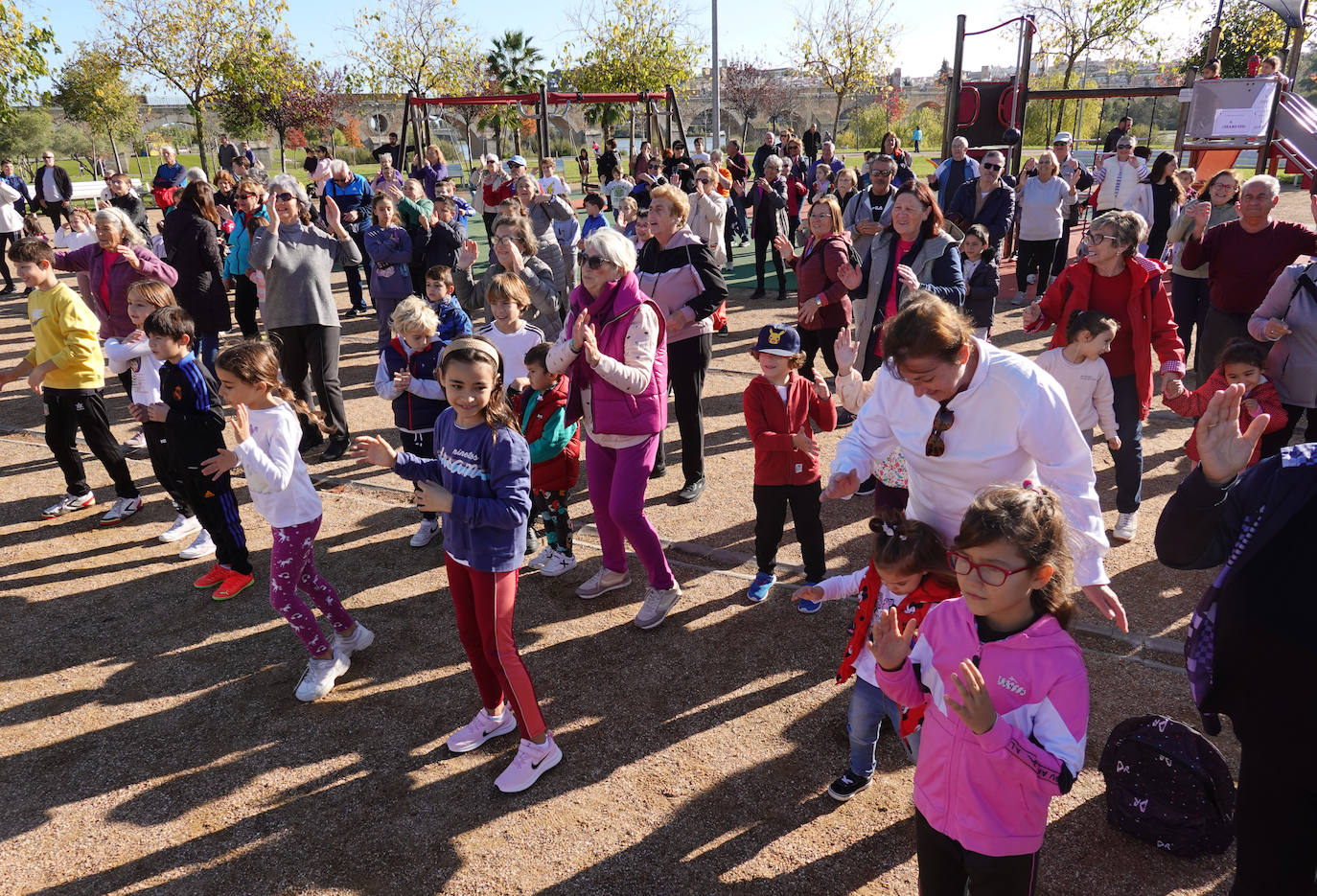 Niños felices con CorazonEx Solidarios