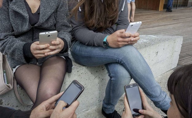 Uno de cada cuatro alumnos de ESO reconoce estar enganchado a Internet