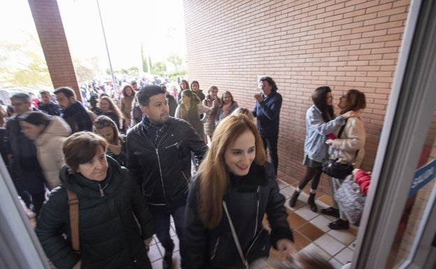 «Ya he hecho cinco oposiciones en un mes»