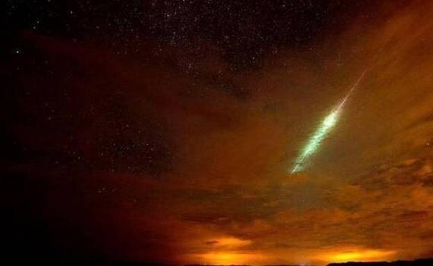 Un meteorito dispara las alarmas en Gran Canaria e impacta en el mar