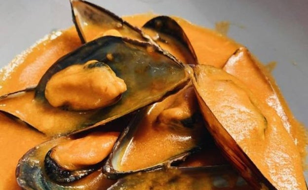 Mejillones en salsa de pimentón de la Vera